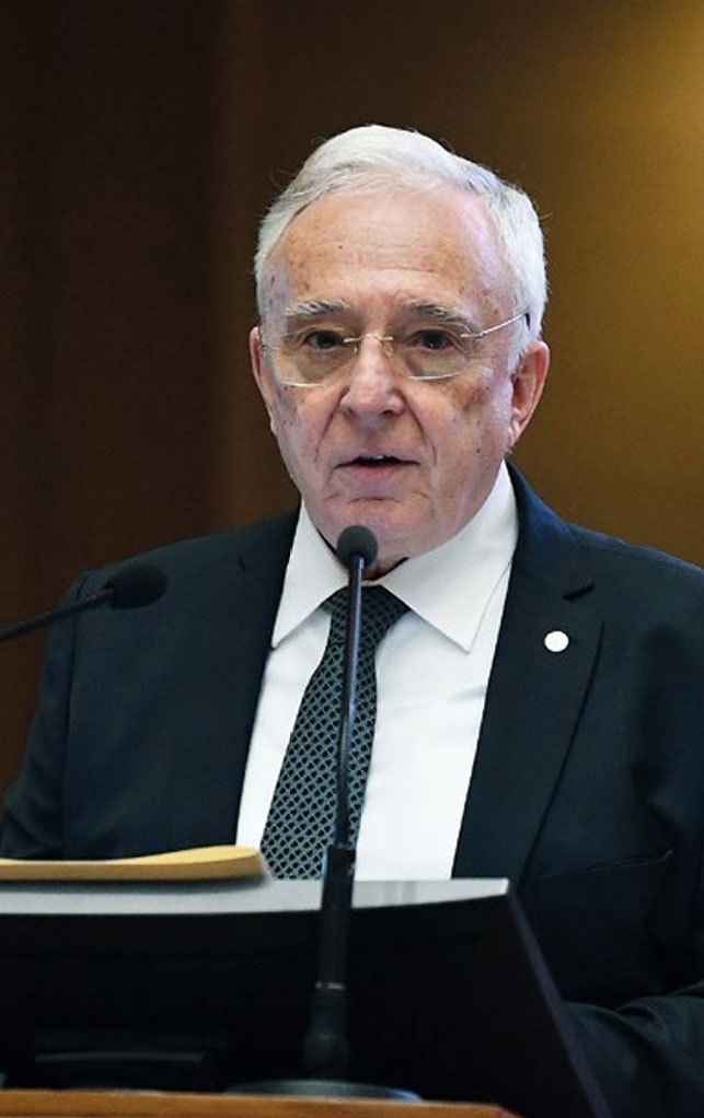 mugur-isarescu Mugur isarescu