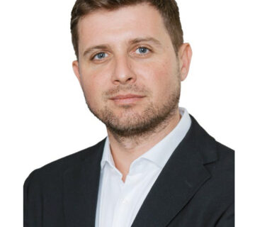 Andrei Savin 360x320