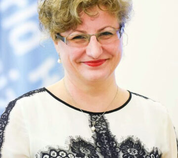 Prof  Dr  Diana Paun 1 360x320
